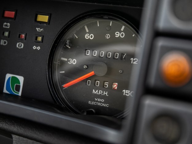 NOS-Metro-6R4-odometer.jpg