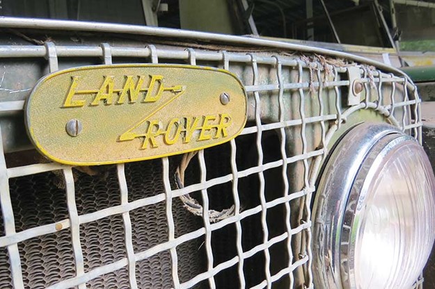 land-rover-grille.jpg
