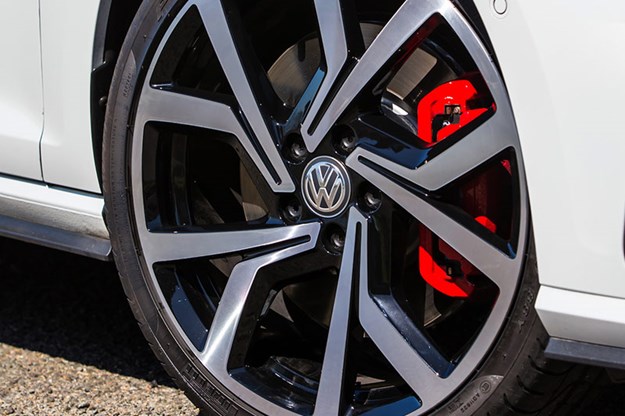 volkswagen-golf-gti-wheel.jpg