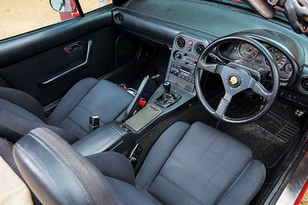 mazda-mx5-interior.jpg