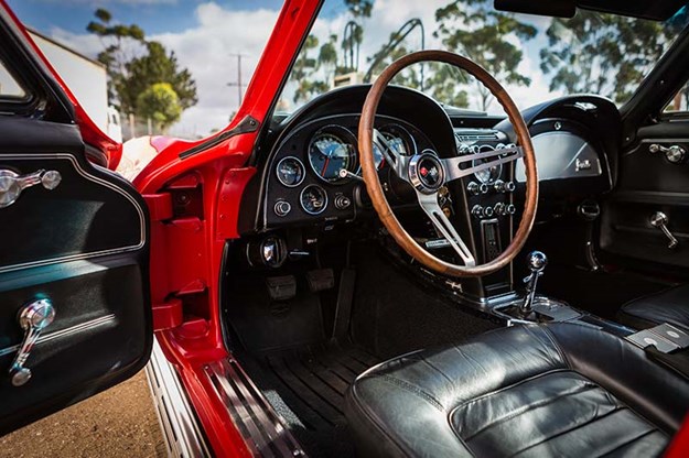 corvette-c2-interior.jpg