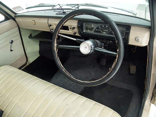 Shannons-Datsun-ute-interior.jpg