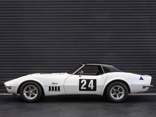 Donington-Historic-Race-cars-Corvette.jpg