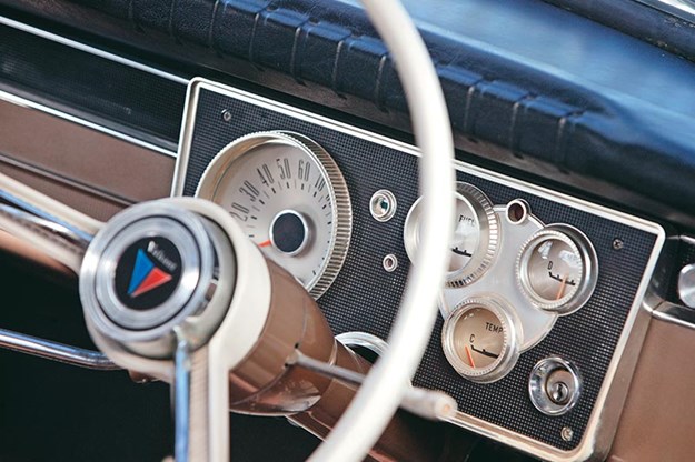 chrysler-valiant-dash.jpg