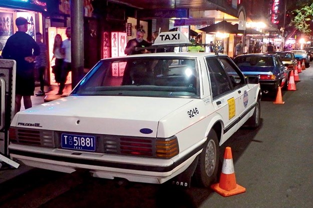 ford-falcon-taxi.jpg