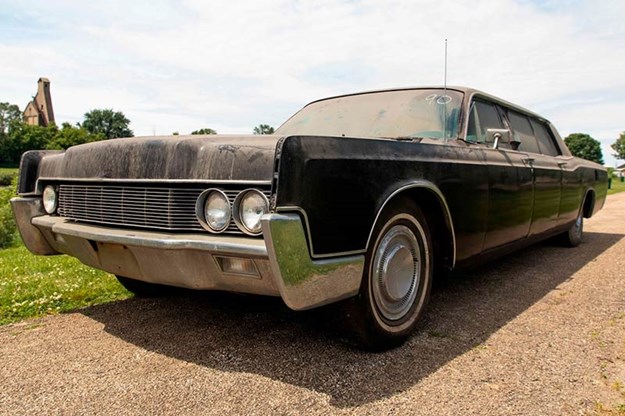 elvis-presley-lincoln-continental.jpg