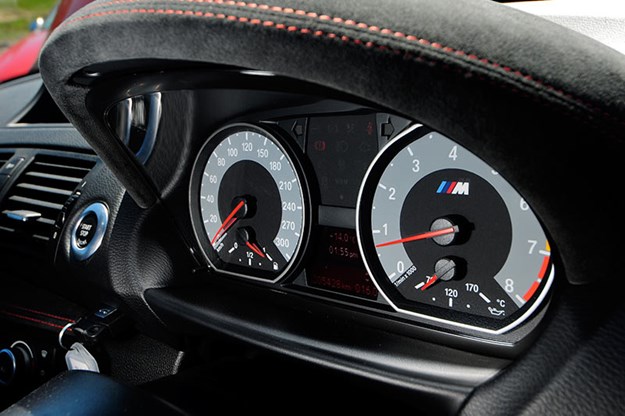 bmw-1m-dash-2.jpg