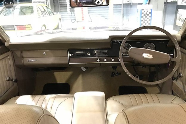 ford-xt-falcon-dash.jpg