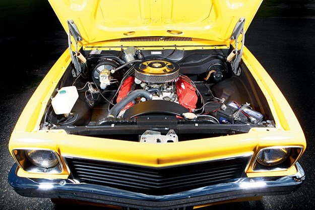 torana-engine-bay.jpg