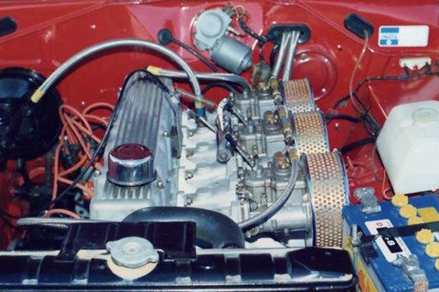 valiant-charger-e49-engine-bay-before.jpg