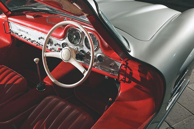 mercedes-benz-300sl-dash.jpg