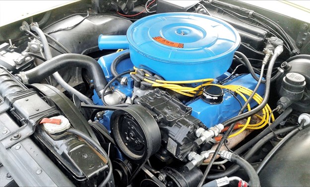 Ford-Galaxie-engine.jpg