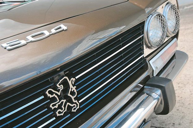 peugeot-504-grille.jpg