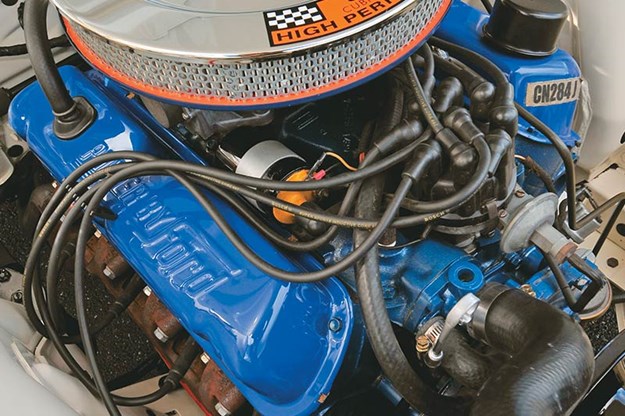 ford-falcon-xt-gt-engine-bay.jpg