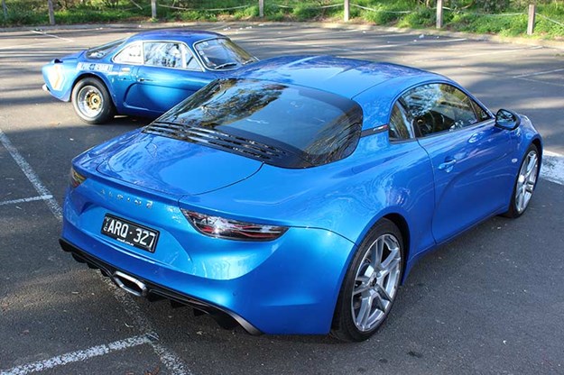 renault-alpine-comparison-3.jpg