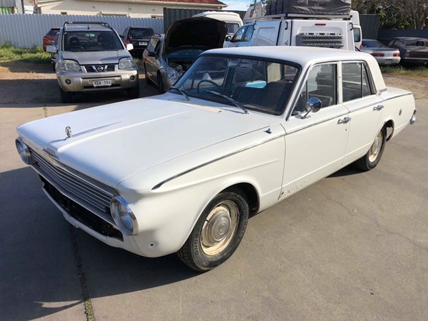 Adelaide-Auto-Expo-Barn-Find-Auction-AP5-Valiant.jpg