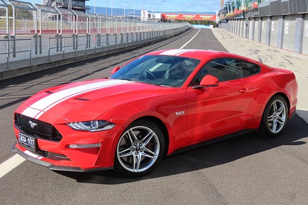 ford-mustang-at-bathurst.jpg