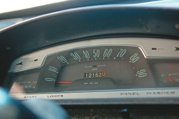 morris-1100-speedo.jpg