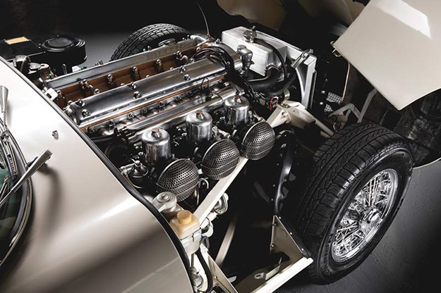 Jaguar-e-type-engine-bay-5.jpg