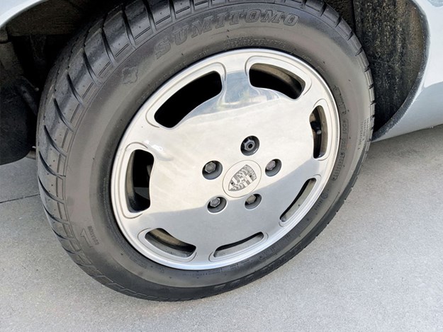 Porsche-928-S-wheel.jpg