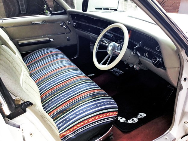 Buick-wildcat-interior.jpg