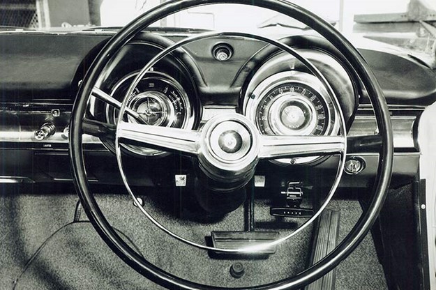dodge-phoenix-steering-wheel.jpg
