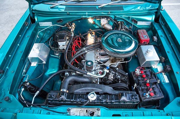 chrysler-valiant-charger-engine-bay-5.jpg