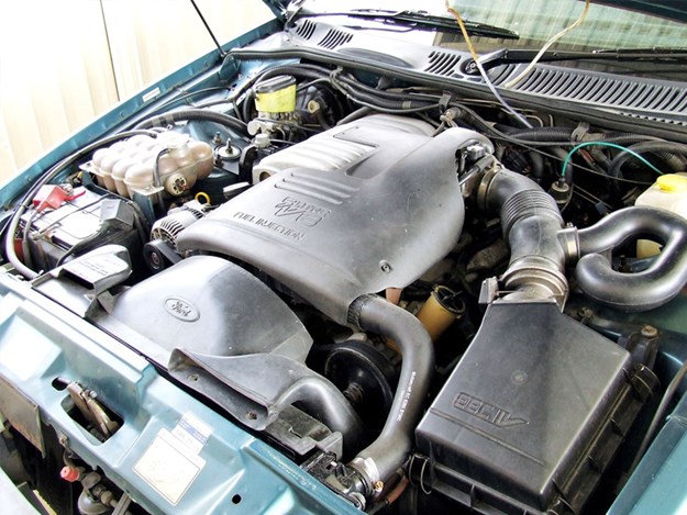 EB-Fairmont-wagon-engine.jpg