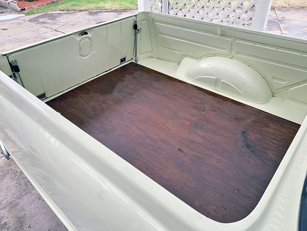 Holden-EK-Tempter-bed.jpg