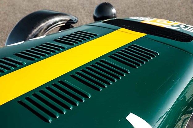 caterham-seven-bonnet.jpg