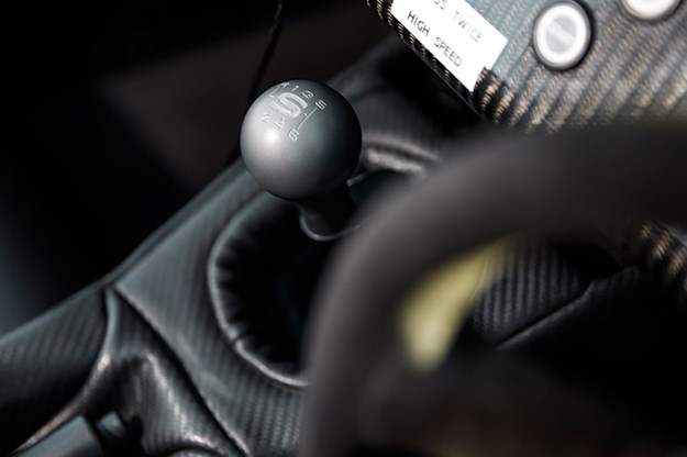 caterham-seven-gearstick.jpg