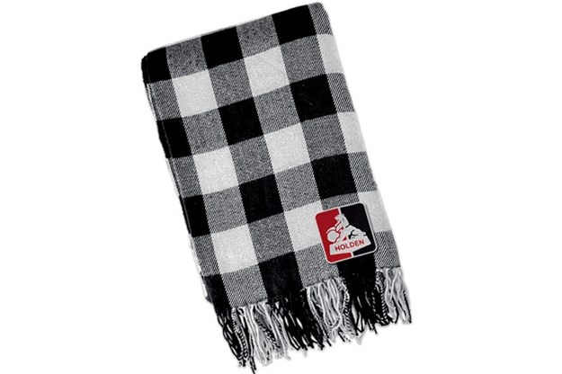 R:\Web\WebTeam\Mary\Motoring\UC 438\gearbox\holden-scarf.jpg