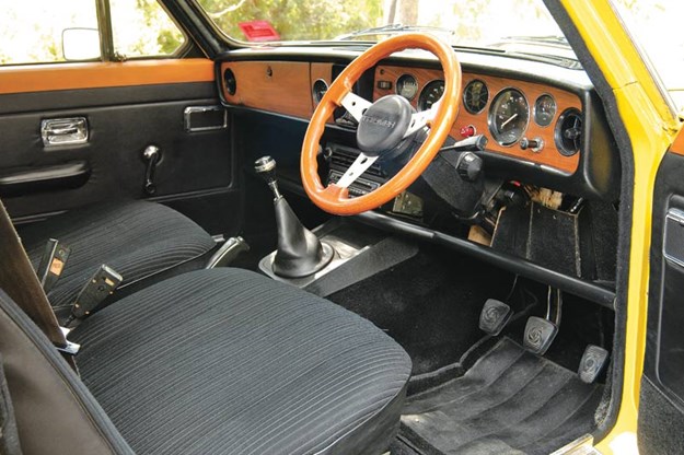 R:\Web\WebTeam\Mary\Motoring\UC 261 to 399\UC 284\Dolomite\triumph-dolomite-interior.jpg