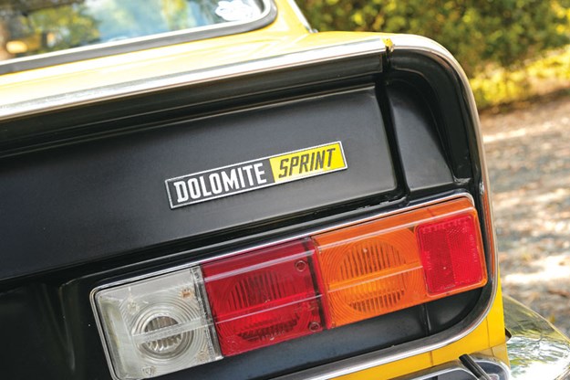 R:\Web\WebTeam\Mary\Motoring\UC 261 to 399\UC 284\Dolomite\triumph-dolomite-tail-light.jpg