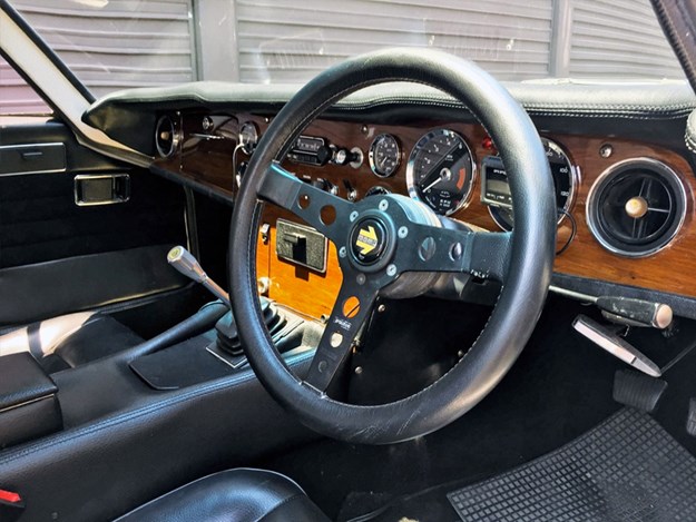 Lotus-Elan-+2-tempter-interior.jpg