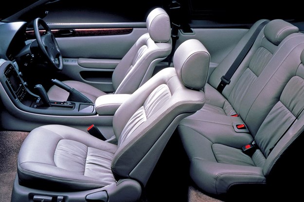 R:WebWebTeamMaryMotoringUC 439Buyerstoyota-soarer-interior.jpg
