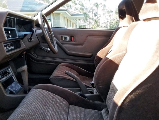 Mitsubishi-Cordia-interior.jpg