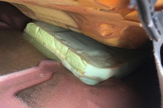 R:WebWebTeamMaryMotoringUC 440OUR SHED MX5mazda-mx5-insulation.jpg