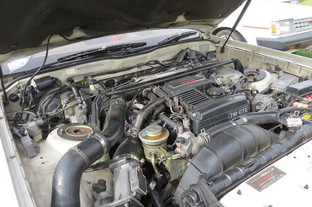 Toyota Soarer engine bay