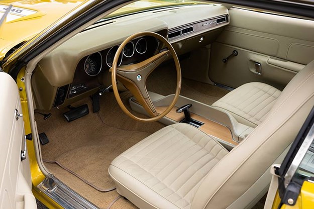 R:WebWebTeamMaryMotoringUC 440road runnerplymouth-road-runner-interior-2.jpg