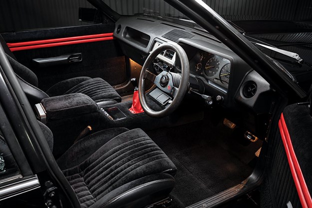 ford-xd-falcon-phase-5-interior.jpg
