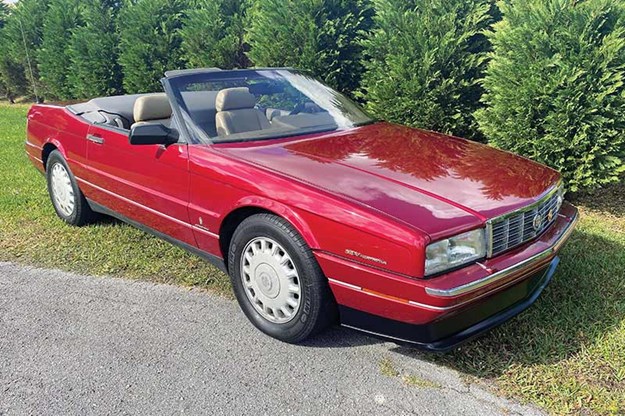 R:\Web\WebTeam\Mary\Motoring\UC 442\auction\cadillac-allante.jpg