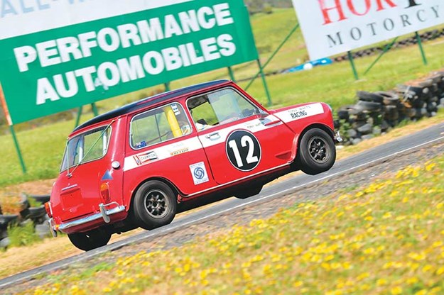 mini-cooper-ontrack-3.jpg