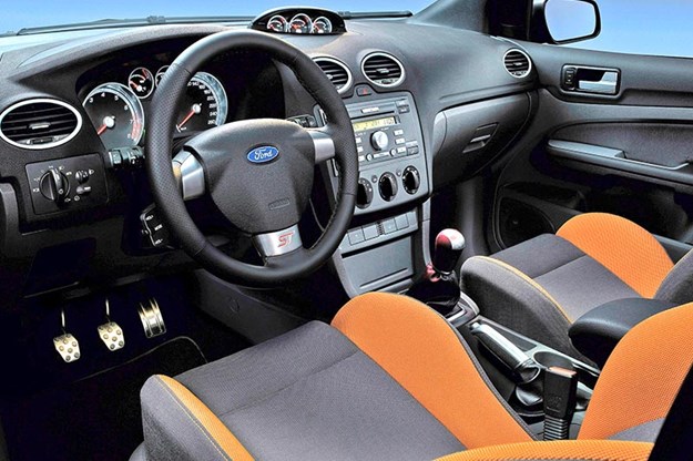 ford-xr5-turbo-interior-3.jpg