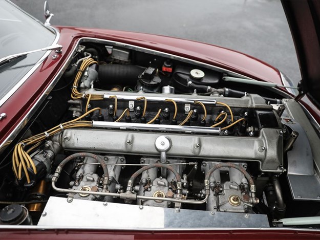 Aston-Martin-DB4-GT-Zagato-engine.jpg