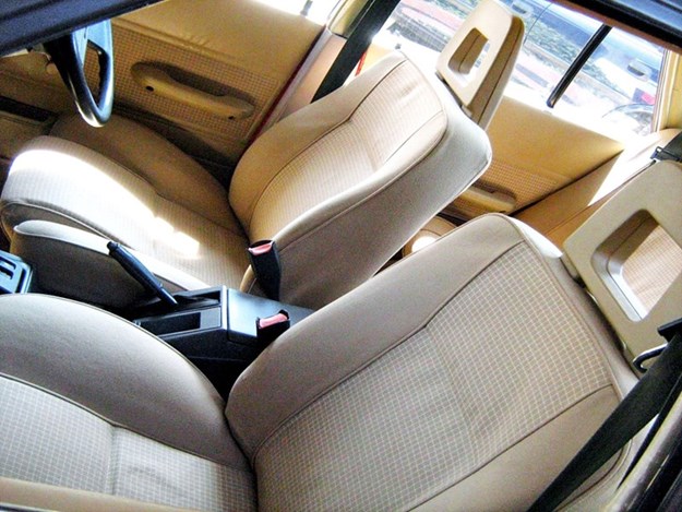 Nissan-Bluebird-TRX-interior-seats.jpg