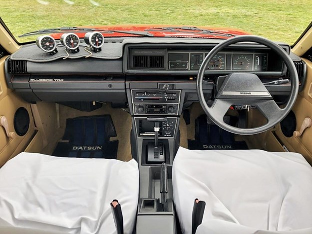 Nissan-Bluebird-TRX-interior.jpg
