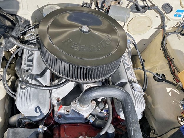 VG-Dodge-ute-engine.jpg