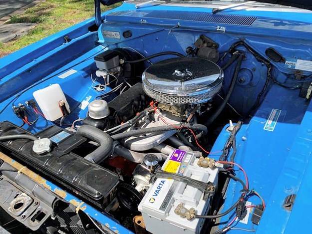 VG-Valiant-tempter-engine.jpg