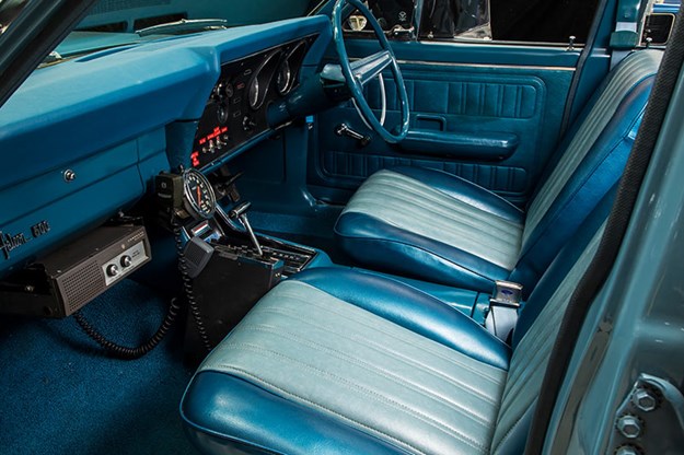 ford-falcon-xy-interior.jpg